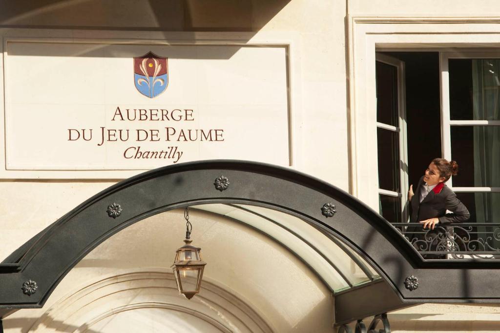 Auberge Du Jeu De Paume Chantilly Exterior photo