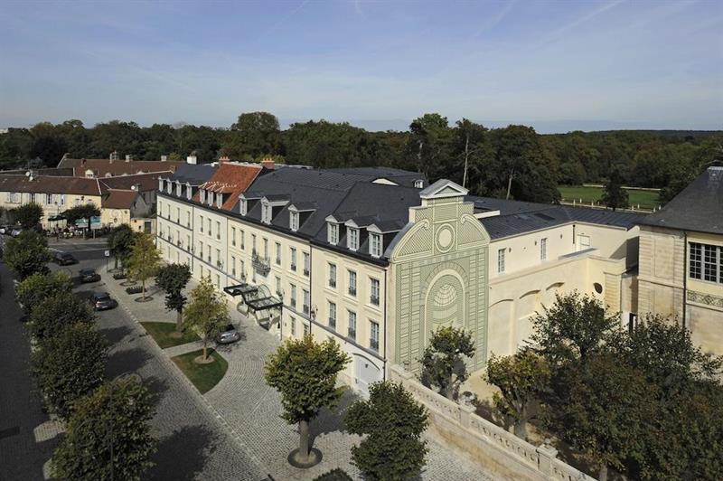 Auberge Du Jeu De Paume Chantilly Exterior photo